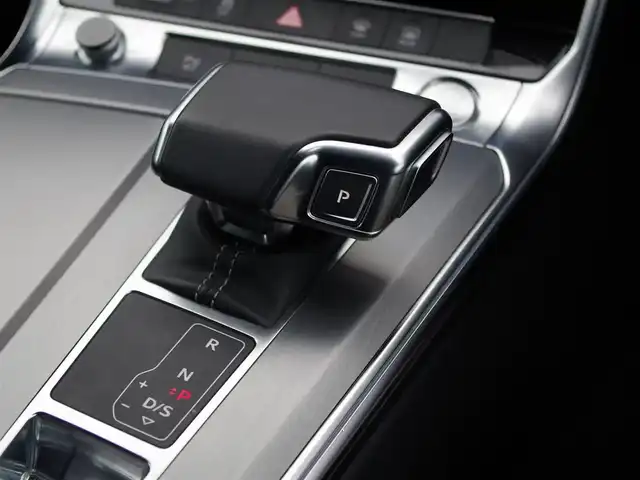 アウディ Ａ７ SB 40TDIクワトロ Sライン 埼玉県 2020(令2)年 5万km グレイシアホワイトメタリック ブラックレザーシート /アダプティブクルーズコントロール /バーチャルコックピット /マトリクスLED /CarPlay /パークセンサー /ブラインドスポットモニター /全周囲カメラ /ETC /ドラレコ /フルセグTV /OP21インチAW/前席シートーヒーター