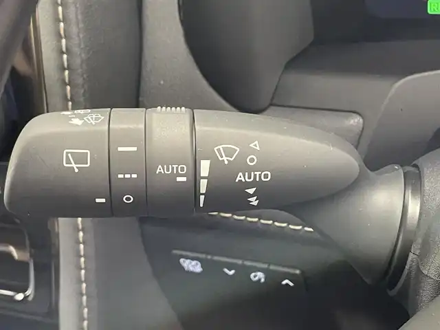 トヨタ アルファードハイブリット Z 滋賀県 2025(令7)年 0.4万km ブラック 禁煙車/純正ナビ/（Miracast/Bluetooth/USB/HDMI/フルセグTV）/パノラミックビューモニター/純正フリップダウンモニター/ツインムーンルーフ/ビルトインETC/デジタルインナーミラー/パワーバックドア/両側電動スライドドア/プリクラッシュセーフティー/レーンディパーチャーアラート/プロアクティブドライビングアシスト/ロードサインアシスト/リヤクロストラフィックアラート/ブラインドスポットモニター/パーキングサポートブレーキ/後方車両接近告知/クリアランスソナー/安心降車アシスト/レザーシート/パワーシート/シートヒーター/ベンチレーション/D席シートメモリー/LEDヘッドライト/フォグランプ/オートヘッドライト/オートマチックハイビーム/革巻きステアリング/レーダークルーズコントロール/ステアリングヒーター/ステアリングリモコン/電動パーキングブレーキ/オートホールドブレーキ/USB充電/置くだけ充電/スペアキー/純正アルミホイール/純正ドアバイザー/AC100V/リアロールサンシェイド