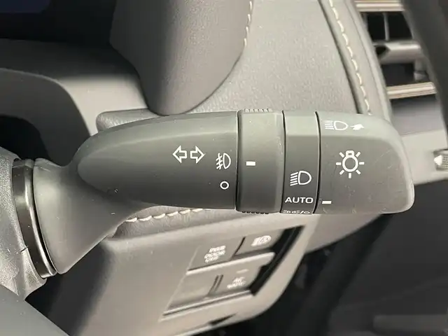 トヨタ アルファードハイブリット Z 滋賀県 2025(令7)年 0.4万km ブラック 禁煙車/純正ナビ/（Miracast/Bluetooth/USB/HDMI/フルセグTV）/パノラミックビューモニター/純正フリップダウンモニター/ツインムーンルーフ/ビルトインETC/デジタルインナーミラー/パワーバックドア/両側電動スライドドア/プリクラッシュセーフティー/レーンディパーチャーアラート/プロアクティブドライビングアシスト/ロードサインアシスト/リヤクロストラフィックアラート/ブラインドスポットモニター/パーキングサポートブレーキ/後方車両接近告知/クリアランスソナー/安心降車アシスト/レザーシート/パワーシート/シートヒーター/ベンチレーション/D席シートメモリー/LEDヘッドライト/フォグランプ/オートヘッドライト/オートマチックハイビーム/革巻きステアリング/レーダークルーズコントロール/ステアリングヒーター/ステアリングリモコン/電動パーキングブレーキ/オートホールドブレーキ/USB充電/置くだけ充電/スペアキー/純正アルミホイール/純正ドアバイザー/AC100V/リアロールサンシェイド