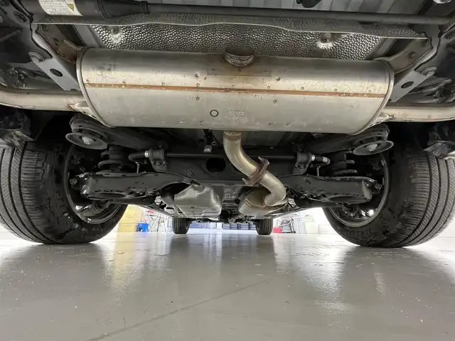 レクサス ＲＸ 300 Fスポーツ 滋賀県 2020(令2)年 6.6万km ホワイトノーヴァガラスフレーク 禁煙車/純正ナビ/CD.DVD.Bluetooth.フルセグ/全方位カメラ/プリクラッシュセーフティ/レーンキープアシスト/追従クルーズコントロール/クリアランスソナー/ビルトインETC2.0/サンルーフ/赤レザーシート/全席シートヒーター/前席シートベンチレーション/ステアリングヒーター/オートマチックハイビーム/オートライト/オートブレーキホールド/LEDヘッドライト/スマートキー