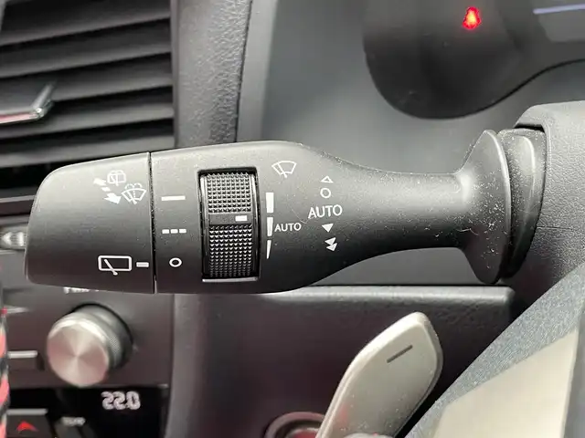 レクサス ＲＸ 300 Fスポーツ 滋賀県 2020(令2)年 6.6万km ホワイトノーヴァガラスフレーク 禁煙車/純正ナビ/CD.DVD.Bluetooth.フルセグ/全方位カメラ/プリクラッシュセーフティ/レーンキープアシスト/追従クルーズコントロール/クリアランスソナー/ビルトインETC2.0/サンルーフ/赤レザーシート/全席シートヒーター/前席シートベンチレーション/ステアリングヒーター/オートマチックハイビーム/オートライト/オートブレーキホールド/LEDヘッドライト/スマートキー