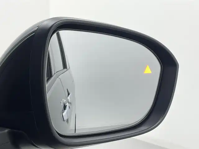 日産 セレナ e－パワー ハイウェイスター V 熊本県 2025(令7)年 0.1万km未満 ダイヤモンドブラック 登録済未使用車/純正１２．３インチナビ（BT・フルセグ・USB・HDMI）/全周囲カメラ　/純正前方ドライブレコーダー　/ビルトインＥＴＣ２．０　/レーダークルーズコントロール/両側パワースライドドア　/前後クリアランスソナー/プロパイロット/インテリジェントエマージェンシーブレーキ/ヒルスタートアシスト/前方衝突予測警報/衝突回避ステアリングアシスト/車線逸脱防止支援システム/車線逸脱警報/後退時車両検知警報/ふらつき警報機能/踏み間違い衝突防止アシスト/標識認識機能/車両接近通報装置/横滑り防止/ブラインドスポットモニター/置くだけ充電/純正１６インチAW/オートライト/オートマチックハイビーム/LEDヘッドライト/フォグライト/スマートキー/プッシュスタート/スペアキー1本
