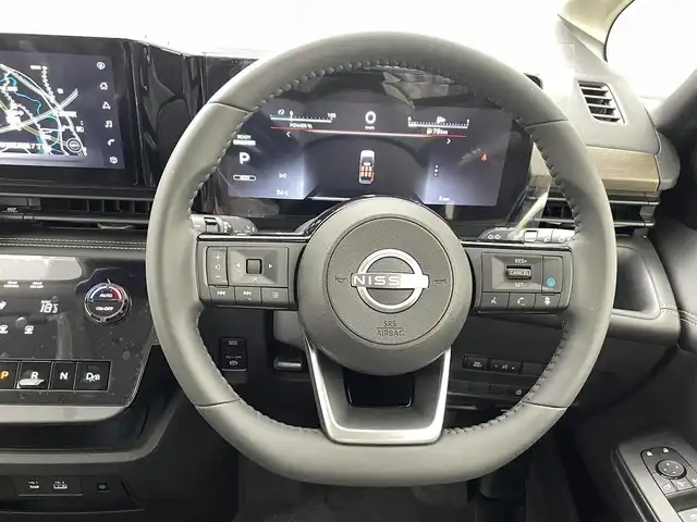 日産 セレナ e－パワー ハイウェイスター V 熊本県 2025(令7)年 0.1万km未満 ダイヤモンドブラック 登録済未使用車/純正１２．３インチナビ（BT・フルセグ・USB・HDMI）/全周囲カメラ　/純正前方ドライブレコーダー　/ビルトインＥＴＣ２．０　/レーダークルーズコントロール/両側パワースライドドア　/前後クリアランスソナー/プロパイロット/インテリジェントエマージェンシーブレーキ/ヒルスタートアシスト/前方衝突予測警報/衝突回避ステアリングアシスト/車線逸脱防止支援システム/車線逸脱警報/後退時車両検知警報/ふらつき警報機能/踏み間違い衝突防止アシスト/標識認識機能/車両接近通報装置/横滑り防止/ブラインドスポットモニター/置くだけ充電/純正１６インチAW/オートライト/オートマチックハイビーム/LEDヘッドライト/フォグライト/スマートキー/プッシュスタート/スペアキー1本