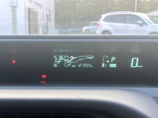 トヨタ アクア G 茨城県 2012(平24)年 12.2万km グレーメタリック ワンセクTVナビ（CN-RA05WD）/（Bluetooth/iPod/USB）/純正15インチアルミホイール/純正フロアマット/シートヒーター/ドライブレコーダー/ETC/スマートキー/保証書/取説書