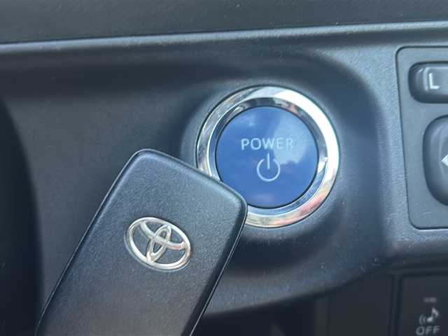 トヨタ アクア G 茨城県 2012(平24)年 12.2万km グレーメタリック ワンセクTVナビ（CN-RA05WD）/（Bluetooth/iPod/USB）/純正15インチアルミホイール/純正フロアマット/シートヒーター/ドライブレコーダー/ETC/スマートキー/保証書/取説書