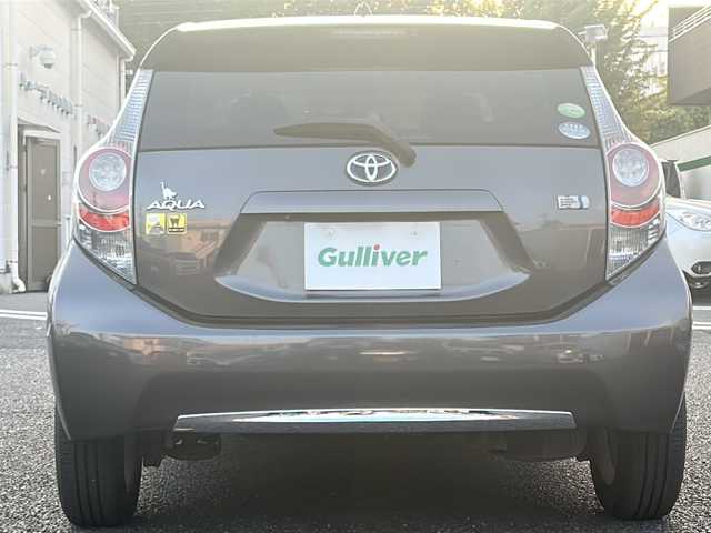 トヨタ アクア G 茨城県 2012(平24)年 12.2万km グレーメタリック ワンセクTVナビ（CN-RA05WD）/（Bluetooth/iPod/USB）/純正15インチアルミホイール/純正フロアマット/シートヒーター/ドライブレコーダー/ETC/スマートキー/保証書/取説書