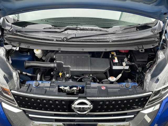 日産 デイズ ルークス ハイウェイスター Gターボ 山口県 2017(平29)年 5.2万km オーシャンブルーP 純正SDナビ　【MM317D-W】/・アラウンドビューモニター/ETC/後席サーキュレーター/運転支援機能/・アイドリングストップ/・エマージェンシーブレーキ/・ヒルスタートアシスト/・アンチロックブレーキシステム/・電動パワーステアリング/・クルーズコントロール/・走行支援システム/・踏み間違い衝突防止アシスト/両側パワースライドドア/純正15インチアルミホイール/純正LEDライト/オートマチックハイビーム/取扱説明書/ウィンカーミラー/ドアバイザー