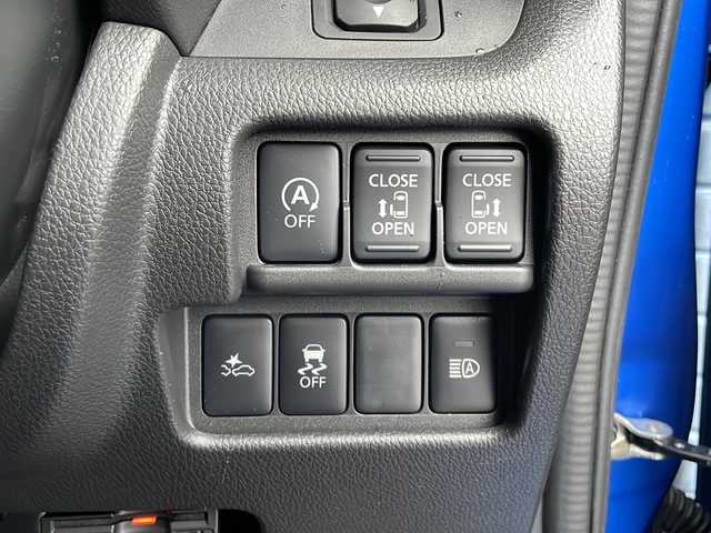 日産 デイズ ルークス ハイウェイスター Gターボ 山口県 2017(平29)年 5.2万km オーシャンブルーP 純正SDナビ　【MM317D-W】/・アラウンドビューモニター/ETC/後席サーキュレーター/運転支援機能/・アイドリングストップ/・エマージェンシーブレーキ/・ヒルスタートアシスト/・アンチロックブレーキシステム/・電動パワーステアリング/・クルーズコントロール/・走行支援システム/・踏み間違い衝突防止アシスト/両側パワースライドドア/純正15インチアルミホイール/純正LEDライト/オートマチックハイビーム/取扱説明書/ウィンカーミラー/ドアバイザー
