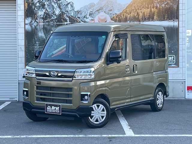 ダイハツ アトレー バン RS 長野県 2024(令6)年 4.7万km オフビートカーキM 4WDターボオートマ/両側パワースライドドア/シートカバー/ウッド調コンビステアリング/9インチディスプレイオーディオ/Bluetooth/フルセグTV/バックカメラ/ETC/ドライブレコーダー/アイドリングストップ/コーナーセンサー/衝突被害軽減システム/横滑り防止/追従機能付きクルーズコントロール/オートマチックハイビーム/純正ホイール/ドアバイザー/フロアマット/スマートキー/プッシュスタート/スペアキー１本/保証書/取扱説明書