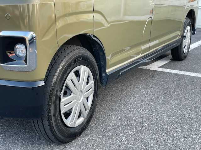 ダイハツ アトレー バン RS 長野県 2024(令6)年 4.7万km オフビートカーキM 4WDターボオートマ/両側パワースライドドア/シートカバー/ウッド調コンビステアリング/9インチディスプレイオーディオ/Bluetooth/フルセグTV/バックカメラ/ETC/ドライブレコーダー/アイドリングストップ/コーナーセンサー/衝突被害軽減システム/横滑り防止/追従機能付きクルーズコントロール/オートマチックハイビーム/純正ホイール/ドアバイザー/フロアマット/スマートキー/プッシュスタート/スペアキー１本/保証書/取扱説明書