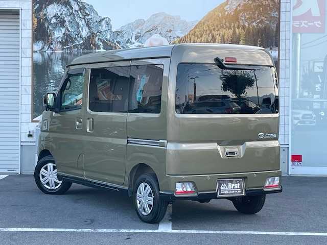ダイハツ アトレー バン RS 長野県 2024(令6)年 4.7万km オフビートカーキM 4WDターボオートマ/両側パワースライドドア/シートカバー/ウッド調コンビステアリング/9インチディスプレイオーディオ/Bluetooth/フルセグTV/バックカメラ/ETC/ドライブレコーダー/アイドリングストップ/コーナーセンサー/衝突被害軽減システム/横滑り防止/追従機能付きクルーズコントロール/オートマチックハイビーム/純正ホイール/ドアバイザー/フロアマット/スマートキー/プッシュスタート/スペアキー１本/保証書/取扱説明書