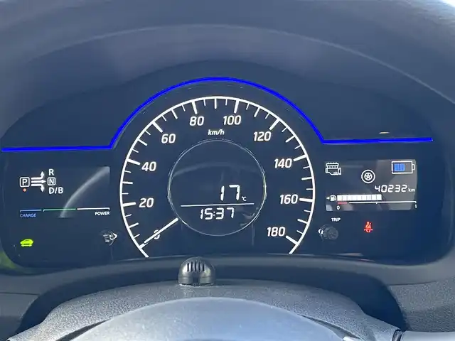 日産 ノート e－パワー X 群馬県 2018(平30)年 4.1万km アルティメイトメタルシルバー 純正ＳＤナビ　/フルセグ　/Ｂｌｕｅｔｏｏｔｈ　/前方ドライブレコーダー　/前後コーナーセンサー　/ヒーターミラ　/パワーステアリング　/ＬＥＤヘッドライト　/純正フロアマット　/電動格納ミラー　/ステアリングスイッチ