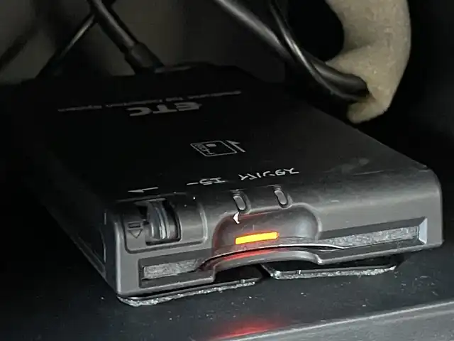 日産 ノート e－パワー X 群馬県 2018(平30)年 4.1万km アルティメイトメタルシルバー 純正ＳＤナビ　/フルセグ　/Ｂｌｕｅｔｏｏｔｈ　/前方ドライブレコーダー　/前後コーナーセンサー　/ヒーターミラ　/パワーステアリング　/ＬＥＤヘッドライト　/純正フロアマット　/電動格納ミラー　/ステアリングスイッチ