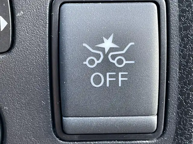 日産 ノート e－パワー X 群馬県 2018(平30)年 4.1万km アルティメイトメタルシルバー 純正ＳＤナビ　/フルセグ　/Ｂｌｕｅｔｏｏｔｈ　/前方ドライブレコーダー　/前後コーナーセンサー　/ヒーターミラ　/パワーステアリング　/ＬＥＤヘッドライト　/純正フロアマット　/電動格納ミラー　/ステアリングスイッチ