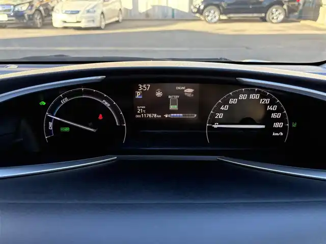 トヨタ シエンタ ハイブリッド G 三重県 2015(平27)年 11.8万km シルバーM TRDエアロ/プリクラッシュセーフティ/レーンディパーチャーアラート/両側パワースライドドア/スマートキー×2/プッシュスタート/純正ナビ/・TV・CD・AUX/・Bluetoothオーディオ/・バックカメラ/純正16インチAW/LEDヘッドライト/フォグライト/オートライト/オートマチックハイビーム/ウィンカーミラー/電格ミラー/革巻シフトノブ/革巻ステアリング/ステアリングスイッチ/プライバシーガラス/フロアマット/ドアバイザー/ビルトインETC