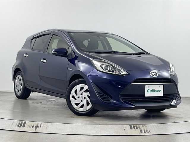 トヨタ アクア S スタイルブラック 埼玉県 2019(令1)年 0.9万km ダークブルーマイカ 純正9型SDナビ/（BT/AM/FM/CD/DVD/フルセグTV）/バックカメラ/プリクラッシュセーフティ/オートハイビーム/ビルトインETC/キセノンライト/純正フロアマット/ウィンカーミラー/スマートキー/AAC