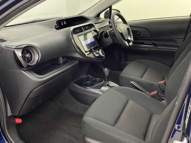 トヨタ アクア S スタイルブラック 埼玉県 2019(令1)年 0.9万km ダークブルーマイカ 純正9型SDナビ/（BT/AM/FM/CD/DVD/フルセグTV）/バックカメラ/プリクラッシュセーフティ/オートハイビーム/ビルトインETC/キセノンライト/純正フロアマット/ウィンカーミラー/スマートキー/AAC