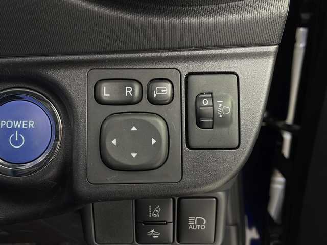 トヨタ アクア S スタイルブラック 埼玉県 2019(令1)年 0.9万km ダークブルーマイカ 純正9型SDナビ/（BT/AM/FM/CD/DVD/フルセグTV）/バックカメラ/プリクラッシュセーフティ/オートハイビーム/ビルトインETC/キセノンライト/純正フロアマット/ウィンカーミラー/スマートキー/AAC