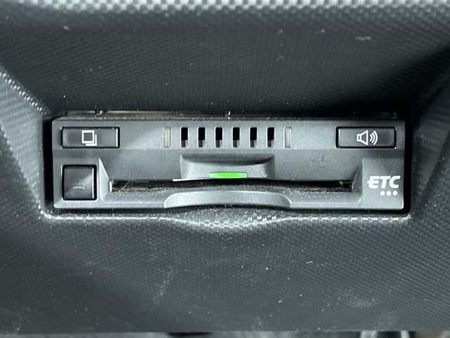 スバル レックス Z 神奈川県 2023(令5)年 1.2万km シャイニングホワイトパール 純正9インチナビ【NMZL-Y73D2】/Bluetooth・CD・DVD・USB・SD・フルセグTV/スマートアシスト/ブラインドスポットモニター/前側ドライブレコーダー/シートヒーター/ビルトインETC/スマートキー/純正17インチアルミホイール/LEDヘッドライト/オートマチックハイビーム/衝突回避支援ブレーキ/衝突警報機能/ブレーキ制御付誤発進抑制機能/車線逸脱抑制制御機能/路側逸脱警報機能/ふらつき警報/先行車発進お知らせ機能/標識認識機能/アダプティブドライビングビーム/サイドビューランプ/全車速追従機能付アダプティブクルーズコントロール/レーンキープコントロール/前後コーナーセンサー