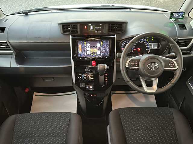 トヨタ ルーミー カスタムG－T 神奈川県 2021(令3)年 1.2万km パールホワイトⅢ ワンオーナー/純正ディーラーナビ(CD/DVD/SD/BT/フルセグTV)/全方位カメラ/両側パワースライドドア/プリクラッシュセーフティ/横滑り防止装置/アイドリングストップ/クリアランスソナー/レーダークルーズコントロール/D/N席シートヒーター/ETC2.0/前後ドライブレコーダー/2列目サンシェード/ISOFIX/スペアキー×1/保証書/取扱説明書