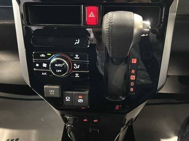 トヨタ ルーミー カスタムG－T 神奈川県 2021(令3)年 1.2万km パールホワイトⅢ ワンオーナー/純正ディーラーナビ(CD/DVD/SD/BT/フルセグTV)/全方位カメラ/両側パワースライドドア/プリクラッシュセーフティ/横滑り防止装置/アイドリングストップ/クリアランスソナー/レーダークルーズコントロール/D/N席シートヒーター/ETC2.0/前後ドライブレコーダー/2列目サンシェード/ISOFIX/スペアキー×1/保証書/取扱説明書