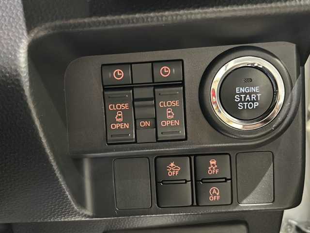 トヨタ ルーミー カスタムG－T 神奈川県 2021(令3)年 1.2万km パールホワイトⅢ ワンオーナー/純正ディーラーナビ(CD/DVD/SD/BT/フルセグTV)/全方位カメラ/両側パワースライドドア/プリクラッシュセーフティ/横滑り防止装置/アイドリングストップ/クリアランスソナー/レーダークルーズコントロール/D/N席シートヒーター/ETC2.0/前後ドライブレコーダー/2列目サンシェード/ISOFIX/スペアキー×1/保証書/取扱説明書