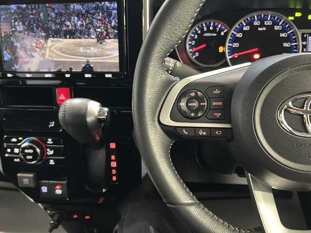 トヨタ ルーミー カスタムG－T 神奈川県 2021(令3)年 1.2万km パールホワイトⅢ ワンオーナー/純正ディーラーナビ(CD/DVD/SD/BT/フルセグTV)/全方位カメラ/両側パワースライドドア/プリクラッシュセーフティ/横滑り防止装置/アイドリングストップ/クリアランスソナー/レーダークルーズコントロール/D/N席シートヒーター/ETC2.0/前後ドライブレコーダー/2列目サンシェード/ISOFIX/スペアキー×1/保証書/取扱説明書