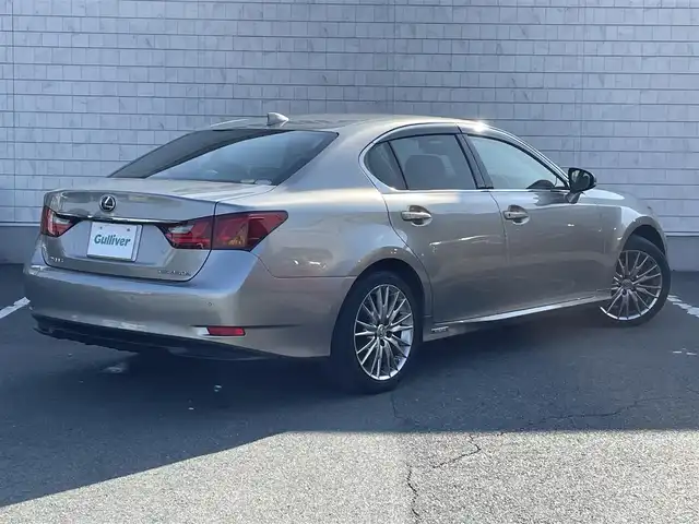 レクサス ＧＳ 450h バージョンL 愛知県 2014(平26)年 7.5万km ソニックチタニウム ・レクサス純正メモリーナビ/・フルセグテレビ/・CD/DVD/Blu-ray再生機能/・ミュージックサーバー(SD録音)/・Bluetooth/AUX/USB接続機能/・バックカメラ/・DSRC（旧ETC2.0）/・本革シート/・パワーシート（運転席・運転席）/・シートヒーター（運転席・運転席）/・シートベンチレーション（運転席・運転席）/・オットマン（運転席・運転席）/・電動リアゲート/・純正フロアマット/・純正１８インチアルミホイール/・純正LEDヘッドライト/・オートライト/・コーナーセンサー/・ブラインドスポットモニター/・電動パーキングブレーキ/・ブレーキホールド/・MTモード付CVT/・パドルシフト