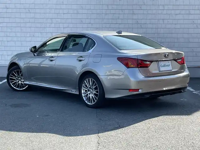 レクサス ＧＳ 450h バージョンL 愛知県 2014(平26)年 7.5万km ソニックチタニウム ・レクサス純正メモリーナビ/・フルセグテレビ/・CD/DVD/Blu-ray再生機能/・ミュージックサーバー(SD録音)/・Bluetooth/AUX/USB接続機能/・バックカメラ/・DSRC（旧ETC2.0）/・本革シート/・パワーシート（運転席・運転席）/・シートヒーター（運転席・運転席）/・シートベンチレーション（運転席・運転席）/・オットマン（運転席・運転席）/・電動リアゲート/・純正フロアマット/・純正１８インチアルミホイール/・純正LEDヘッドライト/・オートライト/・コーナーセンサー/・ブラインドスポットモニター/・電動パーキングブレーキ/・ブレーキホールド/・MTモード付CVT/・パドルシフト