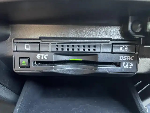 レクサス ＧＳ 450h バージョンL 愛知県 2014(平26)年 7.5万km ソニックチタニウム ・レクサス純正メモリーナビ/・フルセグテレビ/・CD/DVD/Blu-ray再生機能/・ミュージックサーバー(SD録音)/・Bluetooth/AUX/USB接続機能/・バックカメラ/・DSRC（旧ETC2.0）/・本革シート/・パワーシート（運転席・運転席）/・シートヒーター（運転席・運転席）/・シートベンチレーション（運転席・運転席）/・オットマン（運転席・運転席）/・電動リアゲート/・純正フロアマット/・純正１８インチアルミホイール/・純正LEDヘッドライト/・オートライト/・コーナーセンサー/・ブラインドスポットモニター/・電動パーキングブレーキ/・ブレーキホールド/・MTモード付CVT/・パドルシフト