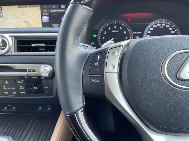 レクサス ＧＳ 450h バージョンL 愛知県 2014(平26)年 7.5万km ソニックチタニウム ・レクサス純正メモリーナビ/・フルセグテレビ/・CD/DVD/Blu-ray再生機能/・ミュージックサーバー(SD録音)/・Bluetooth/AUX/USB接続機能/・バックカメラ/・DSRC（旧ETC2.0）/・本革シート/・パワーシート（運転席・運転席）/・シートヒーター（運転席・運転席）/・シートベンチレーション（運転席・運転席）/・オットマン（運転席・運転席）/・電動リアゲート/・純正フロアマット/・純正１８インチアルミホイール/・純正LEDヘッドライト/・オートライト/・コーナーセンサー/・ブラインドスポットモニター/・電動パーキングブレーキ/・ブレーキホールド/・MTモード付CVT/・パドルシフト