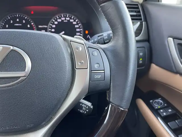 レクサス ＧＳ 450h バージョンL 愛知県 2014(平26)年 7.5万km ソニックチタニウム ・レクサス純正メモリーナビ/・フルセグテレビ/・CD/DVD/Blu-ray再生機能/・ミュージックサーバー(SD録音)/・Bluetooth/AUX/USB接続機能/・バックカメラ/・DSRC（旧ETC2.0）/・本革シート/・パワーシート（運転席・運転席）/・シートヒーター（運転席・運転席）/・シートベンチレーション（運転席・運転席）/・オットマン（運転席・運転席）/・電動リアゲート/・純正フロアマット/・純正１８インチアルミホイール/・純正LEDヘッドライト/・オートライト/・コーナーセンサー/・ブラインドスポットモニター/・電動パーキングブレーキ/・ブレーキホールド/・MTモード付CVT/・パドルシフト