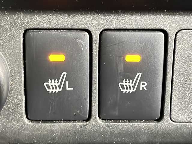 トヨタ タンク カスタムG 広島県 2020(令2)年 2.7万km ブラックマイカメタリック/パールホワイト2トーン 純正ナビ　/バックカメラ　/シートヒーター　/両側パワースライドドア　/コーナーセンサー　/衝突軽減　/レーンキープ　/オートハイビーム　/踏み間違い防止　/クルーズコントロール　/ＬＥＤヘッドライト　/Ｂｌｕｅｔｏｏｔｈ/純正14インチアルミホイール(165/65/R14)/エアバック(運転席/助手席)