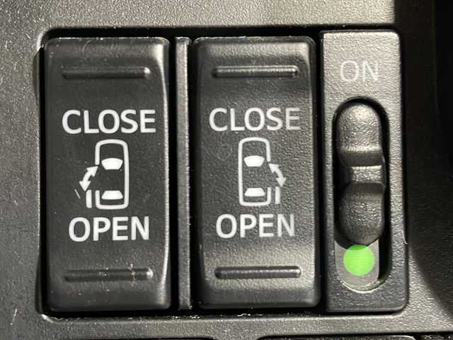 トヨタ タンク カスタムG 広島県 2020(令2)年 2.7万km ブラックマイカメタリック/パールホワイト2トーン 純正ナビ　/バックカメラ　/シートヒーター　/両側パワースライドドア　/コーナーセンサー　/衝突軽減　/レーンキープ　/オートハイビーム　/踏み間違い防止　/クルーズコントロール　/ＬＥＤヘッドライト　/Ｂｌｕｅｔｏｏｔｈ/純正14インチアルミホイール(165/65/R14)/エアバック(運転席/助手席)