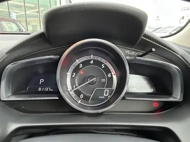 マツダ デミオ XD ツーリング 島根県 2016(平28)年 8.2万km ソウルレッドプレミアムメタリック 登録時走行距離81137km/ワンオーナー/純正ナビ(Bluetooth・AM・FM・CD・DVD)/フルセグテレビ/前席シートヒーター/パドルシフト/クルーズコントロール/スマートシティブレーキサポート/ヘッドアップディスプレイ/ステアリングスイッチ/純正16インチAW/純正フロアマット/i-stop/ETC/オートライト/LEDヘッドライト/フォグランプ/ドアバイザー/プッシュスタート/スマートキー/禁煙車