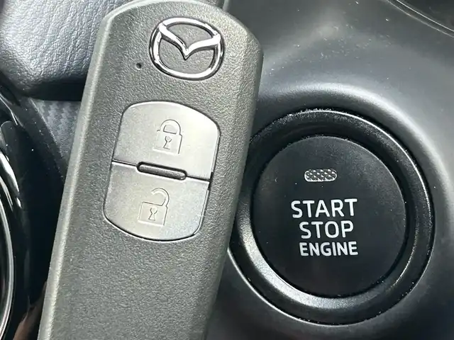 マツダ デミオ XD ツーリング 島根県 2016(平28)年 8.2万km ソウルレッドプレミアムメタリック 登録時走行距離81137km/ワンオーナー/純正ナビ(Bluetooth・AM・FM・CD・DVD)/フルセグテレビ/前席シートヒーター/パドルシフト/クルーズコントロール/スマートシティブレーキサポート/ヘッドアップディスプレイ/ステアリングスイッチ/純正16インチAW/純正フロアマット/i-stop/ETC/オートライト/LEDヘッドライト/フォグランプ/ドアバイザー/プッシュスタート/スマートキー/禁煙車