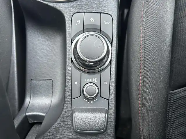 マツダ デミオ XD ツーリング 島根県 2016(平28)年 8.2万km ソウルレッドプレミアムメタリック 登録時走行距離81137km/ワンオーナー/純正ナビ(Bluetooth・AM・FM・CD・DVD)/フルセグテレビ/前席シートヒーター/パドルシフト/クルーズコントロール/スマートシティブレーキサポート/ヘッドアップディスプレイ/ステアリングスイッチ/純正16インチAW/純正フロアマット/i-stop/ETC/オートライト/LEDヘッドライト/フォグランプ/ドアバイザー/プッシュスタート/スマートキー/禁煙車