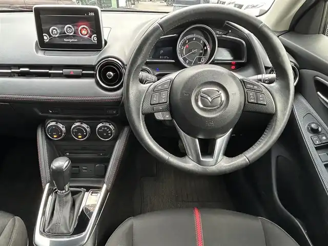 マツダ デミオ XD ツーリング 島根県 2016(平28)年 8.2万km ソウルレッドプレミアムメタリック 登録時走行距離81137km/ワンオーナー/純正ナビ(Bluetooth・AM・FM・CD・DVD)/フルセグテレビ/前席シートヒーター/パドルシフト/クルーズコントロール/スマートシティブレーキサポート/ヘッドアップディスプレイ/ステアリングスイッチ/純正16インチAW/純正フロアマット/i-stop/ETC/オートライト/LEDヘッドライト/フォグランプ/ドアバイザー/プッシュスタート/スマートキー/禁煙車