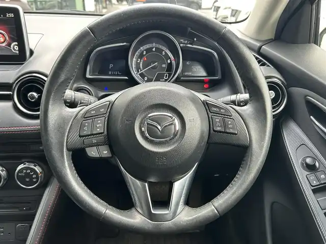 マツダ デミオ XD ツーリング 島根県 2016(平28)年 8.2万km ソウルレッドプレミアムメタリック 登録時走行距離81137km/ワンオーナー/純正ナビ(Bluetooth・AM・FM・CD・DVD)/フルセグテレビ/前席シートヒーター/パドルシフト/クルーズコントロール/スマートシティブレーキサポート/ヘッドアップディスプレイ/ステアリングスイッチ/純正16インチAW/純正フロアマット/i-stop/ETC/オートライト/LEDヘッドライト/フォグランプ/ドアバイザー/プッシュスタート/スマートキー/禁煙車