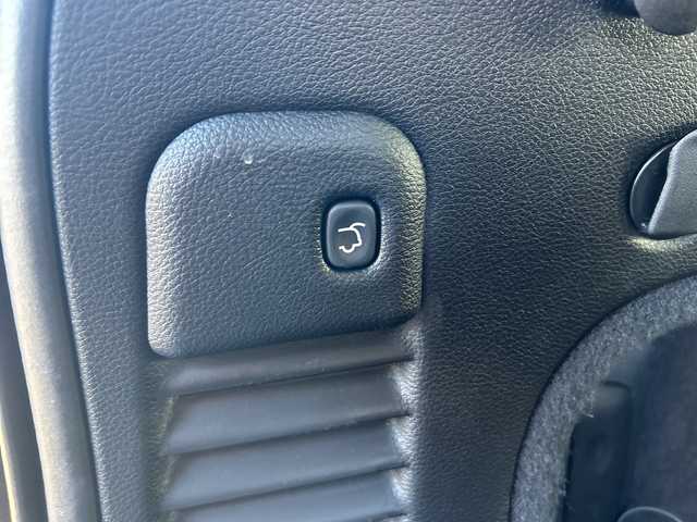 クライスラー・ジープ ジープ グランドチェロキー LTD 埼玉県 2013(平25)年 12.2万km ブリリアントブラッククリスタル リミテッドグレード/4WD/ブラックレザー/社外ナビ/フルセグ/寒冷地仕様/クルーズコントロール/Bluetooth/オートエアコン/全席シートヒーター/ステアリングヒーター/シートメモリー/盗難防止装置/純正18インチアルミホイール/ダウンヒルアシストコントロール/ルーフレール有/純正フロアマット/ETC