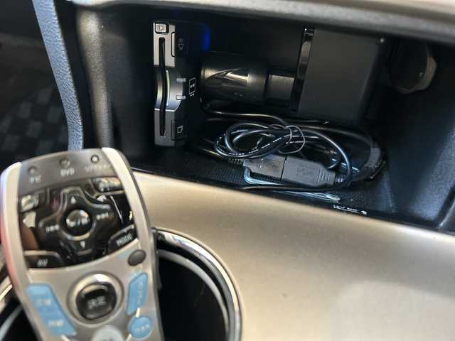 クライスラー・ジープ ジープ グランドチェロキー LTD 埼玉県 2013(平25)年 12.2万km ブリリアントブラッククリスタル リミテッドグレード/4WD/ブラックレザー/社外ナビ/フルセグ/寒冷地仕様/クルーズコントロール/Bluetooth/オートエアコン/全席シートヒーター/ステアリングヒーター/シートメモリー/盗難防止装置/純正18インチアルミホイール/ダウンヒルアシストコントロール/ルーフレール有/純正フロアマット/ETC