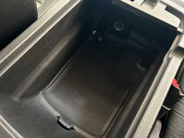 クライスラー・ジープ ジープ グランドチェロキー LTD 埼玉県 2013(平25)年 12.2万km ブリリアントブラッククリスタル リミテッドグレード/4WD/ブラックレザー/社外ナビ/フルセグ/寒冷地仕様/クルーズコントロール/Bluetooth/オートエアコン/全席シートヒーター/ステアリングヒーター/シートメモリー/盗難防止装置/純正18インチアルミホイール/ダウンヒルアシストコントロール/ルーフレール有/純正フロアマット/ETC