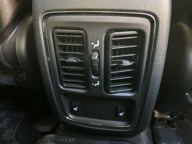 クライスラー・ジープ ジープ グランドチェロキー LTD 埼玉県 2013(平25)年 12.2万km ブリリアントブラッククリスタル リミテッドグレード/4WD/ブラックレザー/社外ナビ/フルセグ/寒冷地仕様/クルーズコントロール/Bluetooth/オートエアコン/全席シートヒーター/ステアリングヒーター/シートメモリー/盗難防止装置/純正18インチアルミホイール/ダウンヒルアシストコントロール/ルーフレール有/純正フロアマット/ETC