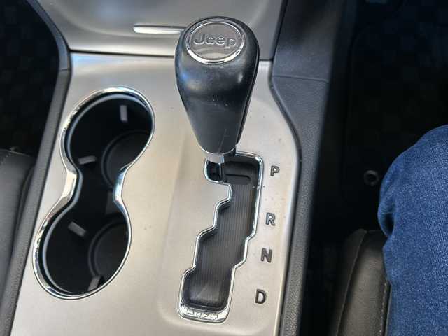 クライスラー・ジープ ジープ グランドチェロキー LTD 埼玉県 2013(平25)年 12.2万km ブリリアントブラッククリスタル リミテッドグレード/4WD/ブラックレザー/社外ナビ/フルセグ/寒冷地仕様/クルーズコントロール/Bluetooth/オートエアコン/全席シートヒーター/ステアリングヒーター/シートメモリー/盗難防止装置/純正18インチアルミホイール/ダウンヒルアシストコントロール/ルーフレール有/純正フロアマット/ETC