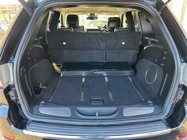 クライスラー・ジープ ジープ グランドチェロキー LTD 埼玉県 2013(平25)年 12.2万km ブリリアントブラッククリスタル リミテッドグレード/4WD/ブラックレザー/社外ナビ/フルセグ/寒冷地仕様/クルーズコントロール/Bluetooth/オートエアコン/全席シートヒーター/ステアリングヒーター/シートメモリー/盗難防止装置/純正18インチアルミホイール/ダウンヒルアシストコントロール/ルーフレール有/純正フロアマット/ETC