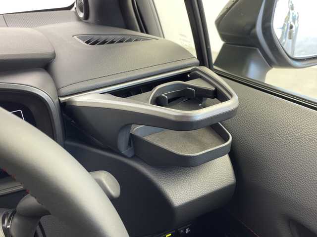 トヨタ ＧＲカローラ RZ 愛知県 2025(令7)年 0.3万km ガンＭ プレシャスメタル(1L5)/・JBLプレミアムサウンド/・ブラインドスポットモニター/・純正8型ナビ/フルセグTV/Bluetooth/AppleCarplay/・バックカメラ/・前席シートヒーター/・専用セミバケットシート/・置くだけ充電/・カーボンルーフ/・エアロダイナミクスパーツ/・3本だしマフラー/・オートLEDヘッドライト/・リアフォグライト/・ビルトインETC２．０/・BBS製18インチアルミホイール/【トヨタセーフティセンス】/・プリクラッシュセーフティ/・フロントクロストラフィックアラート（FCTA）/・レーンディパーチャーアラート（LDA）/・レーダークルーズコントロール/・オートマチックハイビーム（AHB）/・ロードサインアシスト（RSA）