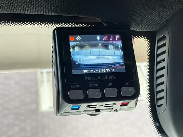 メルセデス・ベンツ ＧＬＣ３００ 4マチック AMGライン 大阪府 2021(令3)年 3.5万km ダイヤモンドホワイト パノラミックスライディングルーフ/レザーエクスクルーシブパッケージ/・本革シート/エナジャイジングパッケージ/シートベンチレーター/・マルチコントロールシートバック/リラクゼーション機能/・Burmesterサウンド/ヘッドアップディスプレイ/・エアーバランスパッケージ(空気洗浄/パヒュームアドバイザー)/AMGライン/ボディーカラー:ダイヤモンドホワイト/純正20インチアルミホイール/ルーフレール/サイドステップ（ランニングボード）/純正HDDナビ/・AM/FM/BT/フルセグ/ApplecarPlay/360°カメラ/電動リアゲート/パワーシート/メモリシート/全席シートヒーター/アンビエントライト64色/レーダーセーフティーパッケージ/・アクティブディスタントアシストディストロニック/アクティブステアリングアシスト/アクティブレーンチェンジアシスト/アクティブエマージェンシーストップアシスト/ブラインドスポット/リアクロストラフィックアラートEtc./LEDハイパフォーマンスヘッドライト/アダプティブハイビームアシスト＋/LEDコーナリングライト/純正前後ドライブレコーダー/ETC2.0/保証書/取扱説明書/スペアキー