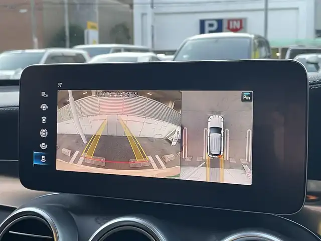 メルセデス・ベンツ ＧＬＣ３００ 4マチック AMGライン 大阪府 2021(令3)年 3.5万km ダイヤモンドホワイト パノラミックスライディングルーフ/レザーエクスクルーシブパッケージ/・本革シート/エナジャイジングパッケージ/シートベンチレーター/・マルチコントロールシートバック/リラクゼーション機能/・Burmesterサウンド/ヘッドアップディスプレイ/・エアーバランスパッケージ(空気洗浄/パヒュームアドバイザー)/AMGライン/ボディーカラー:ダイヤモンドホワイト/純正20インチアルミホイール/ルーフレール/サイドステップ（ランニングボード）/純正HDDナビ/・AM/FM/BT/フルセグ/ApplecarPlay/360°カメラ/電動リアゲート/パワーシート/メモリシート/全席シートヒーター/アンビエントライト64色/レーダーセーフティーパッケージ/・アクティブディスタントアシストディストロニック/アクティブステアリングアシスト/アクティブレーンチェンジアシスト/アクティブエマージェンシーストップアシスト/ブラインドスポット/リアクロストラフィックアラートEtc./LEDハイパフォーマンスヘッドライト/アダプティブハイビームアシスト＋/LEDコーナリングライト/純正前後ドライブレコーダー/ETC2.0/保証書/取扱説明書/スペアキー