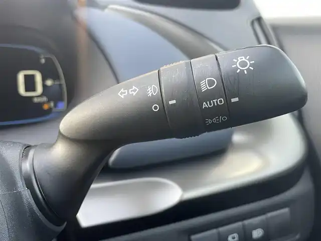 トヨタ アクア Z 千葉県 2021(令3)年 1.6万km クリアベージュメタリック 大型ディスプレイオーディオ/後カメラ/ETC/ハーフレザー/シートヒーター/コーナーセンサー/100V電源/パワーシート/純正アルミホイール/純正フロアマット/LEDヘッドライト/オートライト/プッシュスタート/スマートキー/オートマチックハイビーム/衝突被害軽減システム