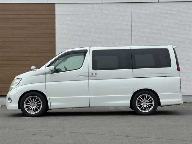 日産 エルグランド 250ハイウェイスター 秋田県 2008(平20)年 6.2万km ホワイトパール 純正ナビ/４WD/バックカメラ/スマートキー/両側パワスラ/サンルーフ/社外アルミ/サンルーフ/純正フロアマット/コーナーセンサー/ステアリングスイッチ/フリップダウンモニター/純正ドアバイザー/オートライト/オートエアコン/パワーステアリング/パワーウィンドウ/ETC/社外エンジンスターター/盗難防止装置/電動格納ウィンカーミラー/保証書/取扱説明書/記録簿